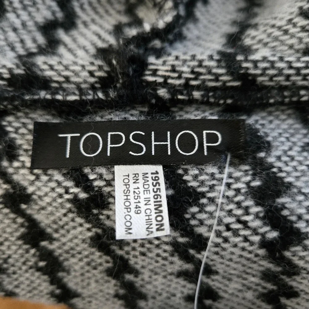 TOPSHOP Black and White Hooded Tassel Poncho one size NWT - Picture 9 of 10